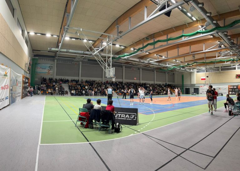 Wiosna przywitała kibiców w hali Atol